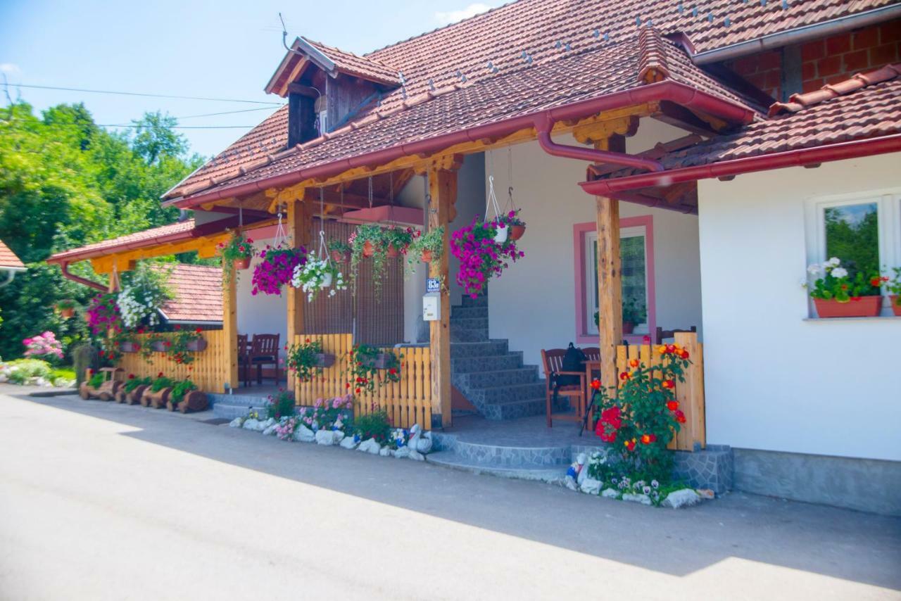 Guesthouse Ella Szluin Kültér fotó